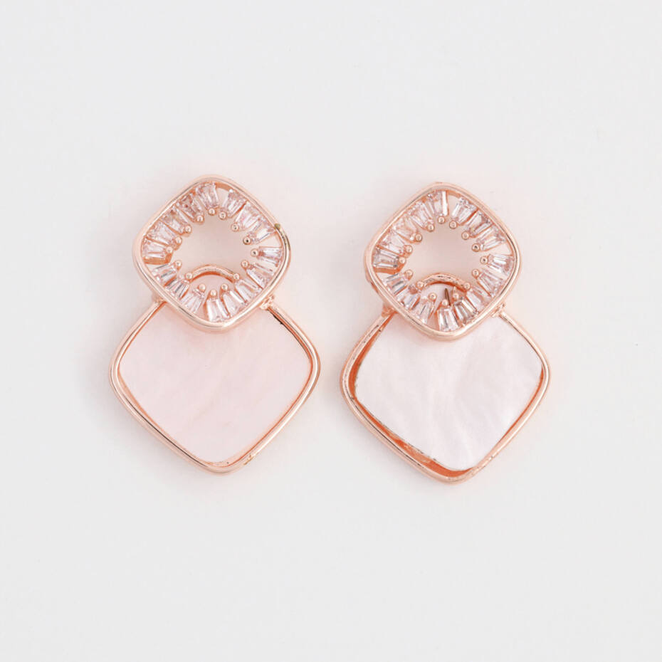 The Blush Amour Textured Heart Studs