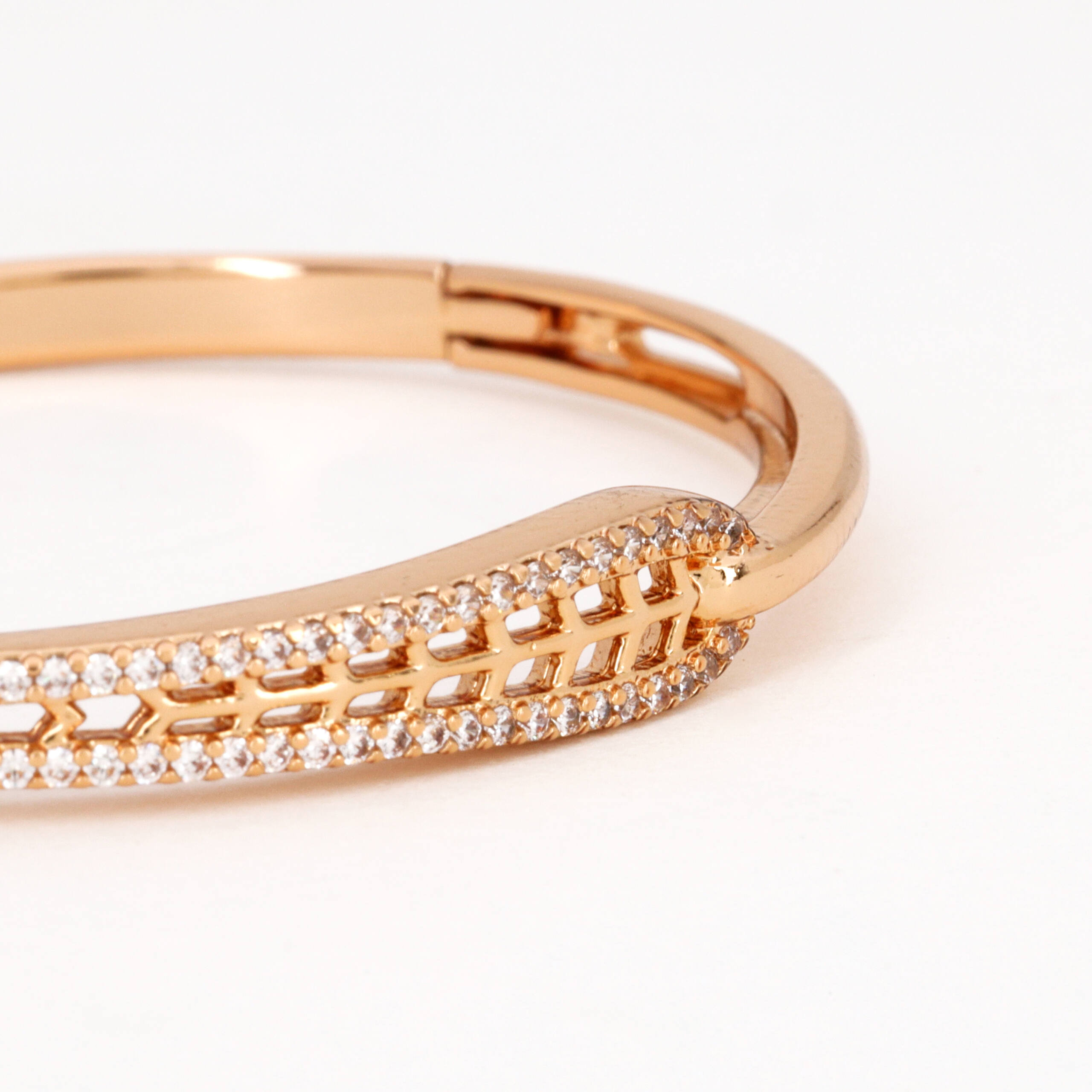 The Sovereign Mesh Ribbon Bracelet