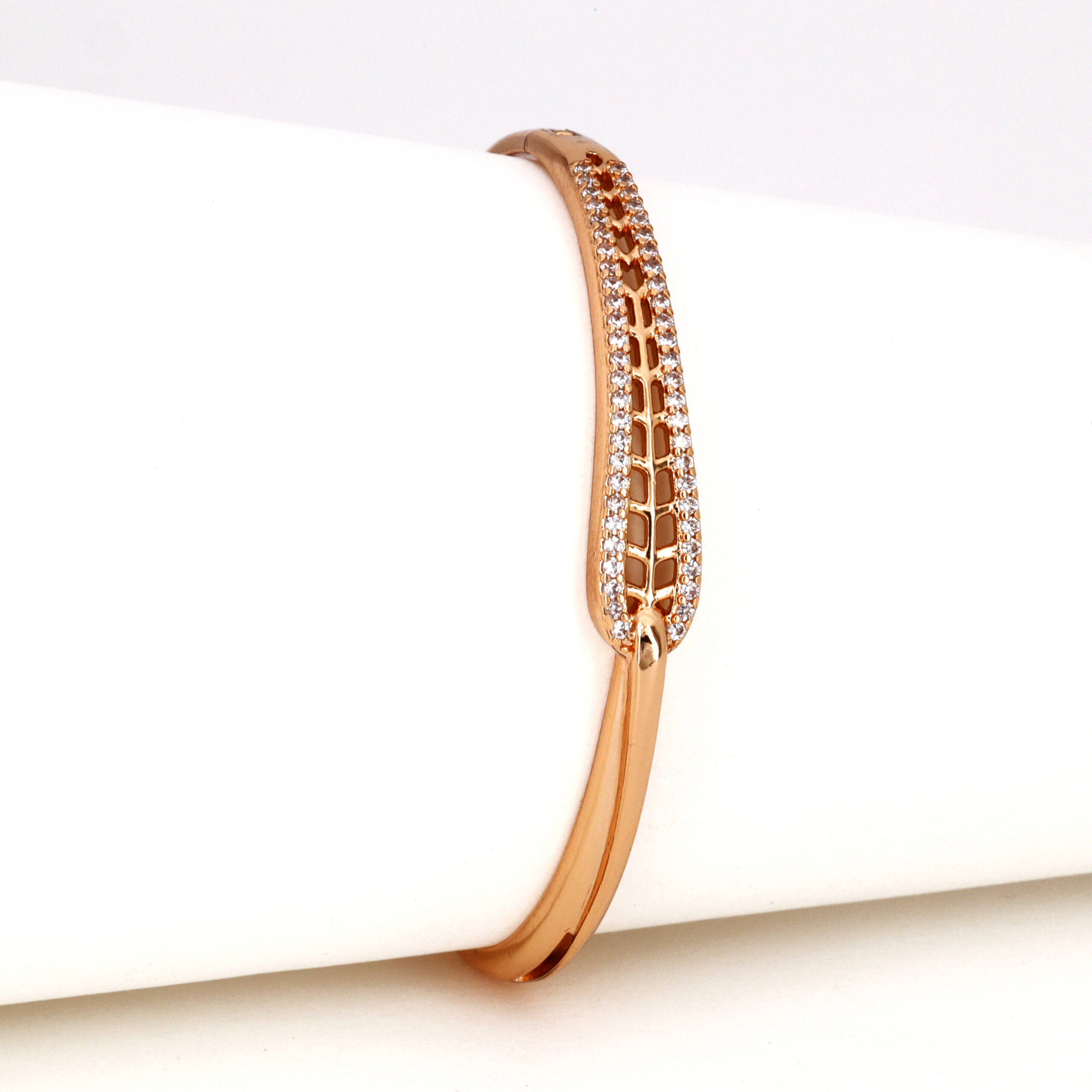 The Sovereign Mesh Ribbon Bracelet