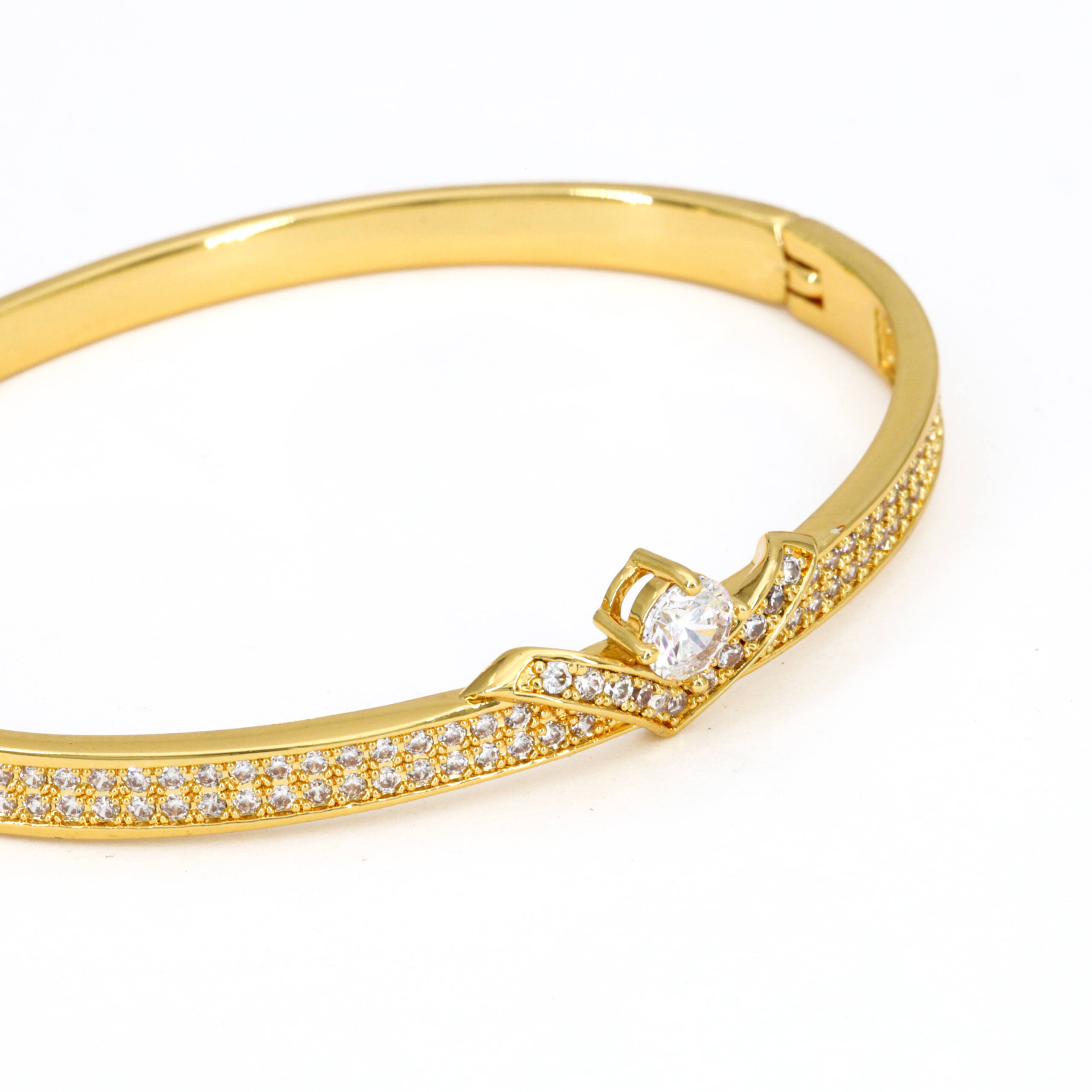 Golden Starlet Detail Bangle