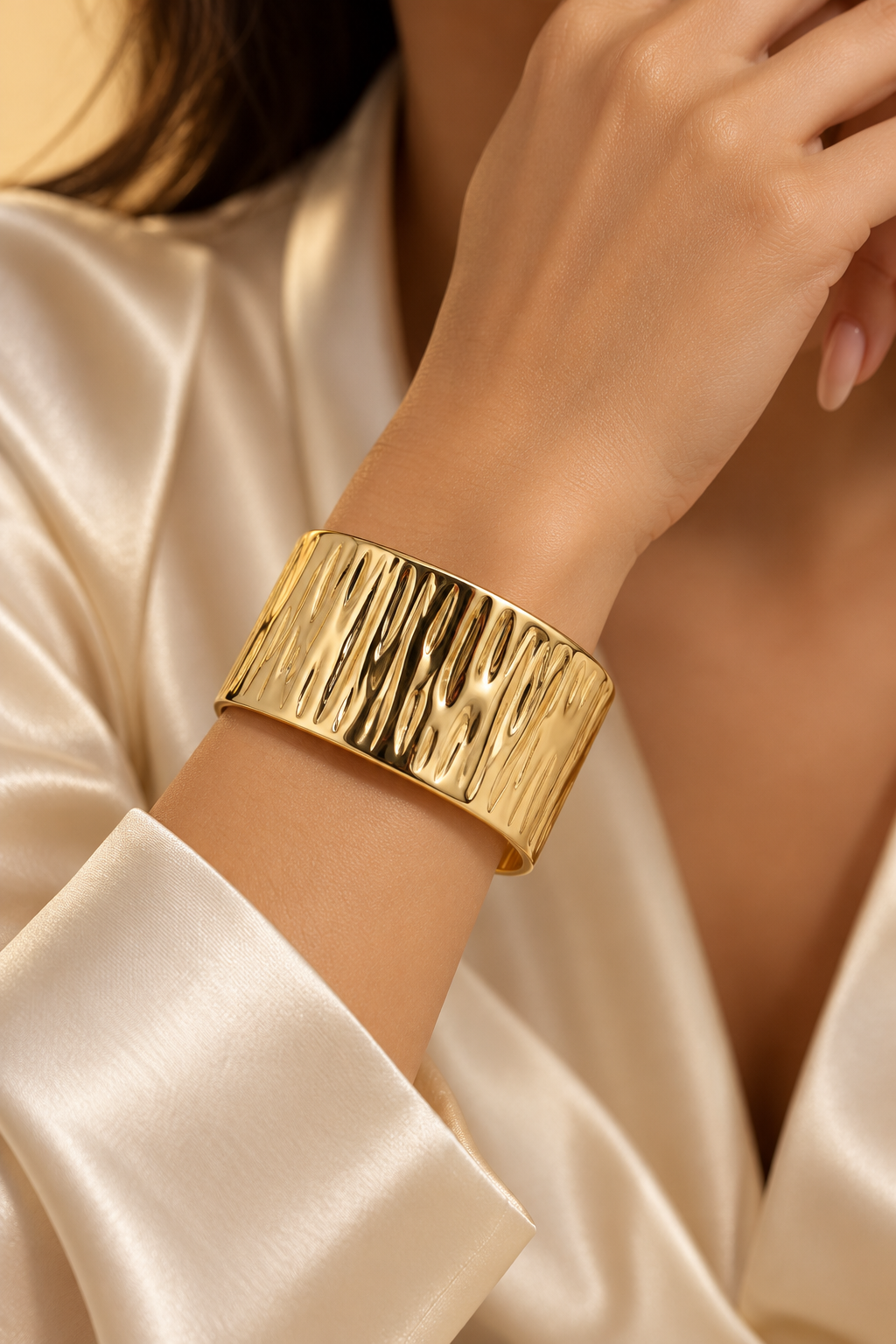 Heritage Textured Gold Tone Broad Kada