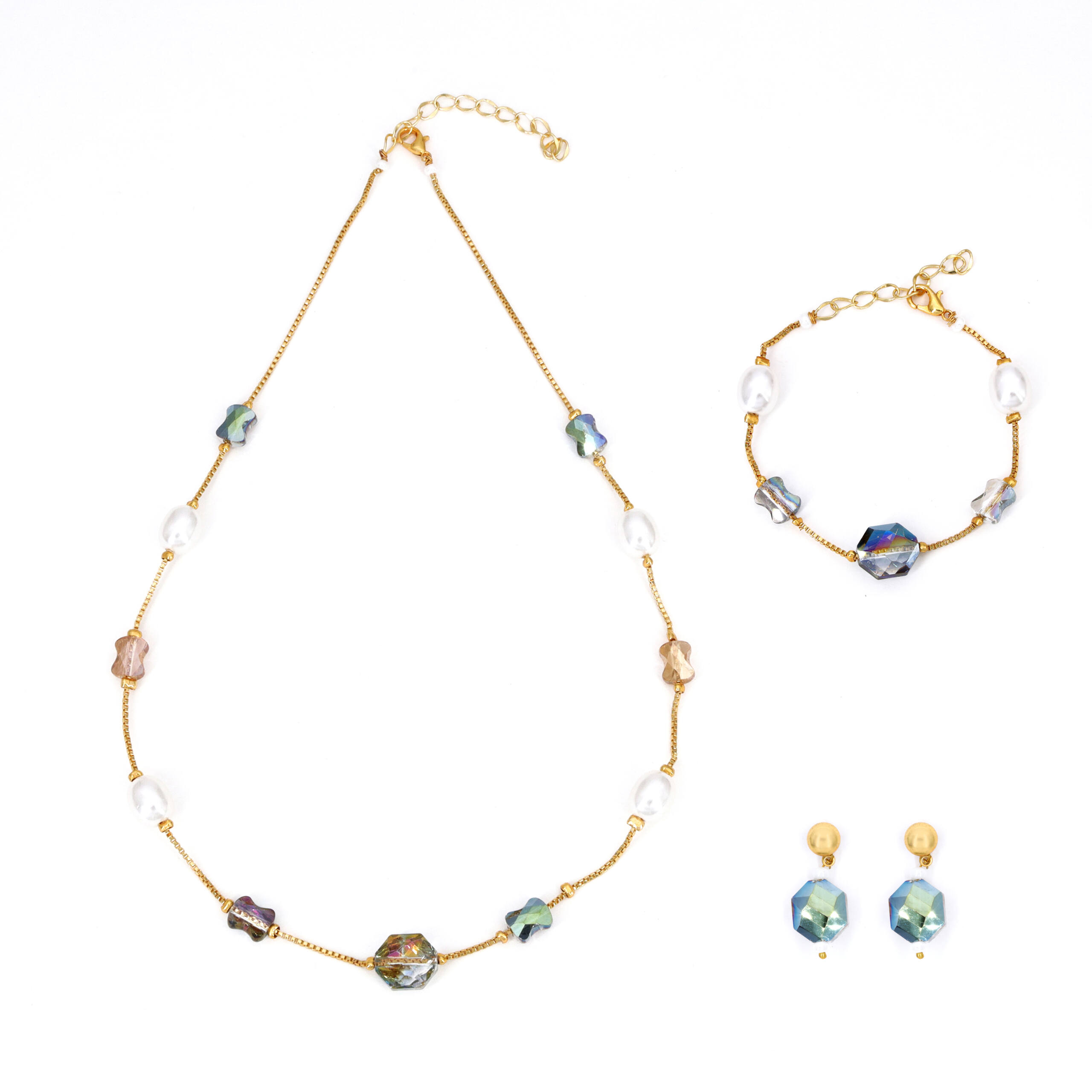 Moti Necklace Set with Bracelet Detail