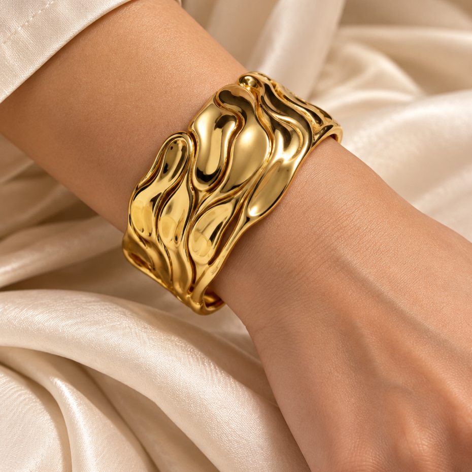 Royal Wave Gold Tone Designer Kada